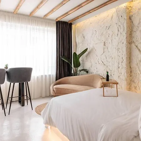 Stunning Room-citycenter-getaway Apartment Thessaloniki
